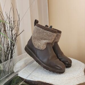 UGGS Bayson leather waterproof brown ankle boots wool snow zip unisex kid size 1